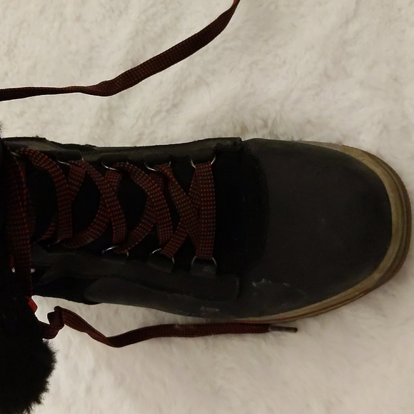 Santana Canada| Black & Red Thinsulate Winter Boots Water Resistant - Picture 3 of 13